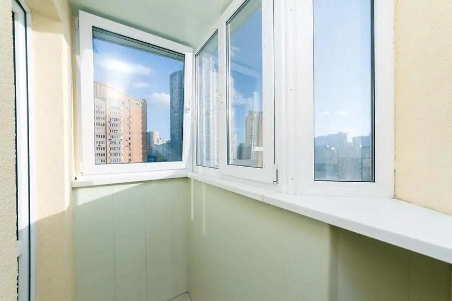 Большая Двухкомнатная На Княжем Затоне 21 Kyiv Apartment